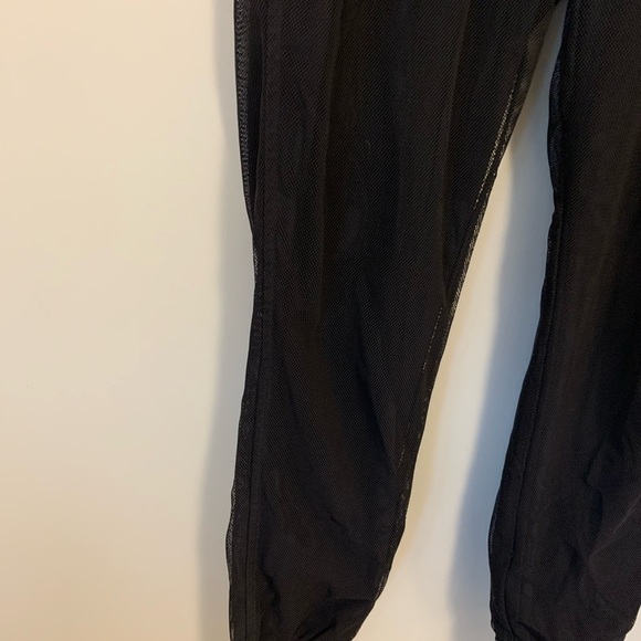 𝅺lululemon Athletica Mesh Jogger Pants - Black - Size 4 - Picture 14 of 16